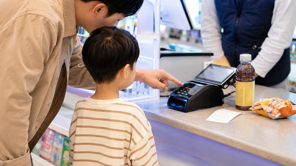 “카드로 사면 돈 안 내는 거야?” 5세 아이에게 돈을 설명해본 날